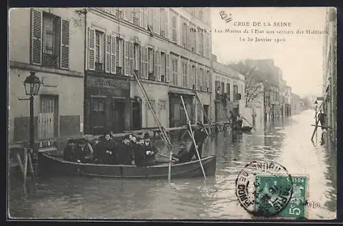 AK Paris, Crue de la Seine 1910, Les marins de l`État aux secours des habitants le 30 janvier