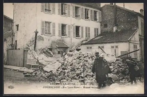 AK Courbevoie, Rue Louis-Blanc, Maison écroulée lors de la crue de la Seine, janvier 1910