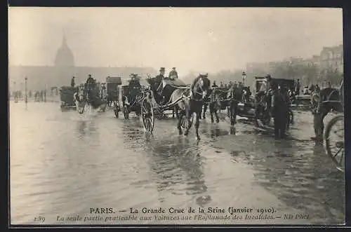 AK Paris, La Grande Crue de la Seine 1910 sur l`Esplanade des Invalides