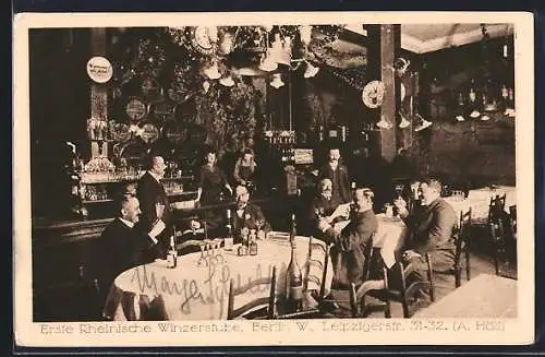 AK Berlin, Gasthaus Erste Rheinische Winzerstube A. Höll, Leipzigerstr. 31-32, Innenansicht mit Gästen
