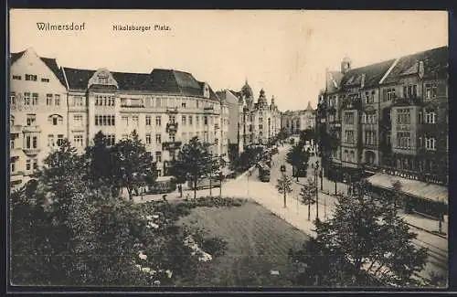 AK Berlin-Wilmersdorf, Nikolsburger Platz mit Geschäften und Strassenbahn