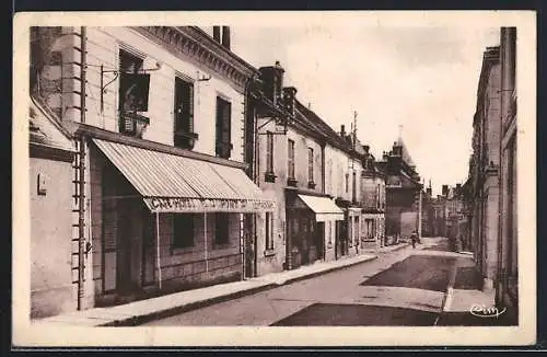 AK Saint-Martin-le-Beau, La Rue Principale avec ses maisons et commerces