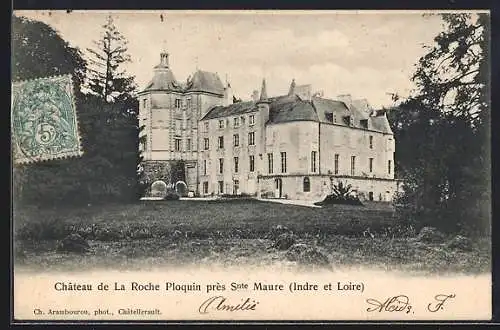 AK Sainte-Maure, Château de La Roche Ploquin dans un cadre verdoyant