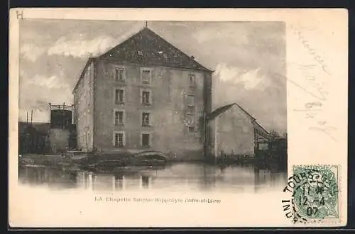 AK La Chapelle-Saint-Hippolyte, Vue du grand bâtiment au bord de l`eau