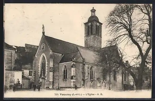 AK Vouvray, L`Église et son clocher majestueux