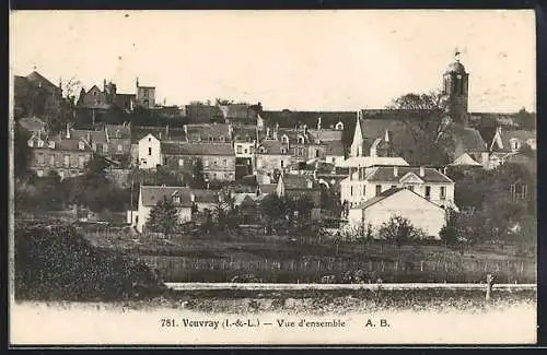 AK Vouvray, Vue d`ensemble du village et de l`église