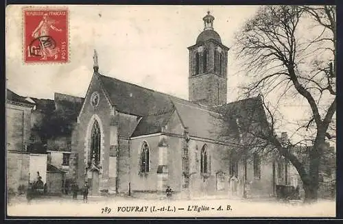 AK Vouvray, L`Église et son clocher majestueux