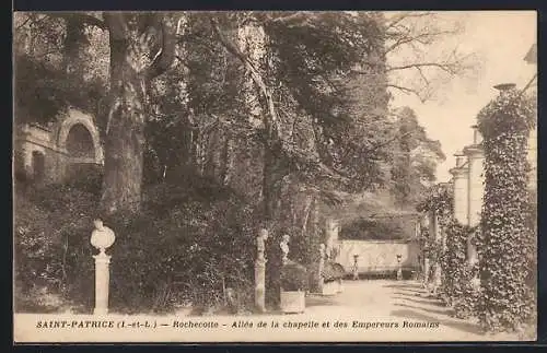 AK Saint-Patrice, Rochecotte, Allée de la chapelle et des Empereurs Romains