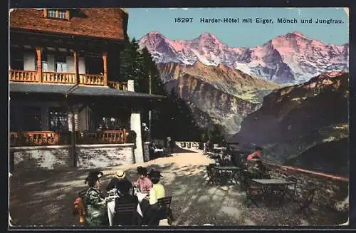 AK Interlaken, Harder-Kulm, Harder-Hotel, Gäste auf der Terrasse mit Blick zum Eiger, Mönch und Jungfrau