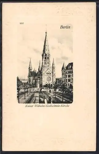 Präge-AK Berlin-Charlottenburg, Kaiser Wilhelm-Gedächtniskirche mit Passanten