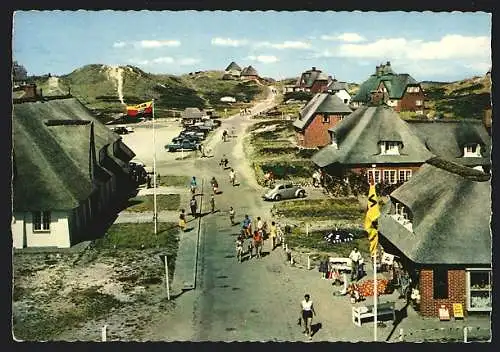 AK Rantum /Sylt, Strassenpartie mit Besuchern