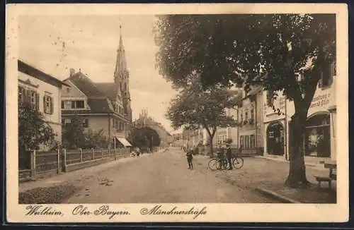 AK Weilheim / Obb., Münchnerstrasse mit Blick auf die Kirche