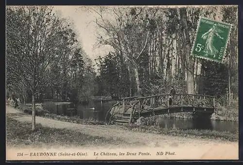 AK Eaubonne, Le Château et les Deux Ponts dans un cadre arboré