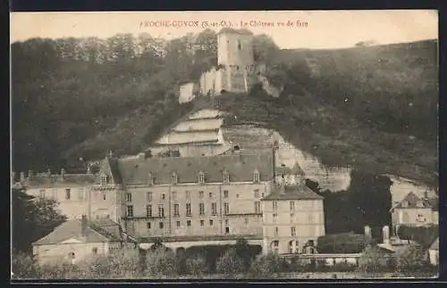 AK Roche-Guyon, Le Château vu de face