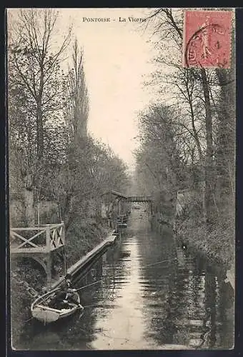 AK Pontoise, La Viosne avec barque et passerelle en arrière-plan