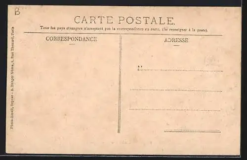 AK Magny-en-Vexin, Rue de Paris avec portails imposants et passants