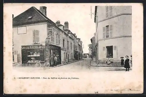 AK Beaumont-sur-Oise, Rue du Beffroi et Avenue du Château
