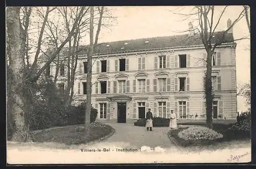AK Villiers-le-Bel, Institution avec facade imposante et allée bordée d`arbres