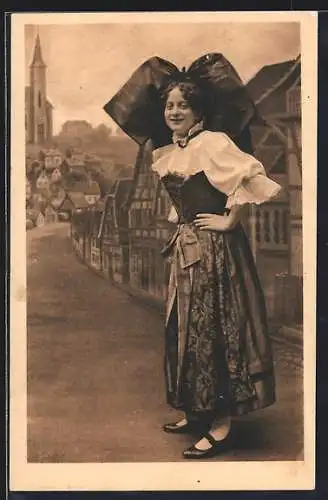 AK Strassenpartie mit Lothringerin in Tracht