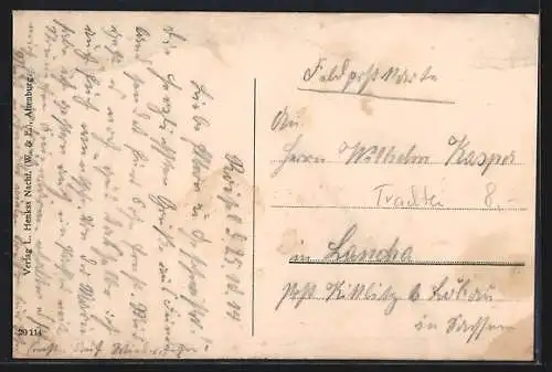 AK Altenburger Bauerntrachten, Frau zupft ihren Strumpf