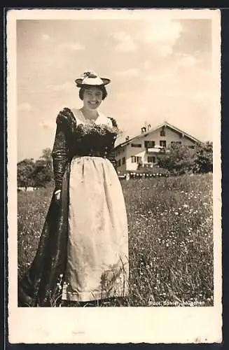AK Schwärzenbach beim Tegernsee, Frau in bayerischer Tracht