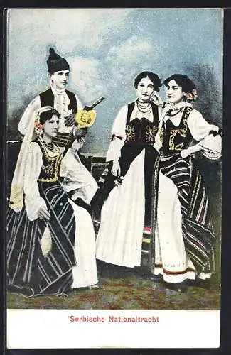 AK Serbische Nationaltracht, Mann und Frauen