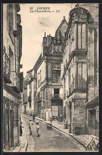 AK Loches, La Chancellerie mit Kindern