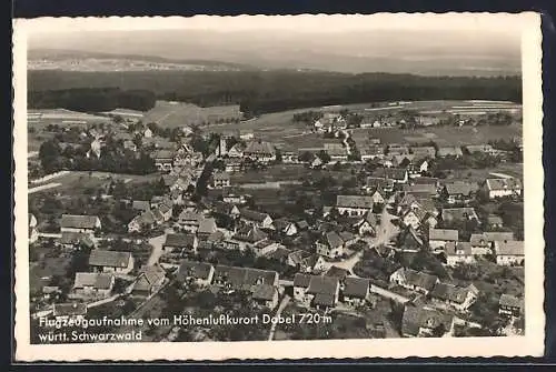 AK Dobel / Schwarzwald, Flugzeugaufnahme des Ortes