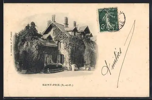 AK Saint-Prix, Maison couverte de lierre dans la verdure