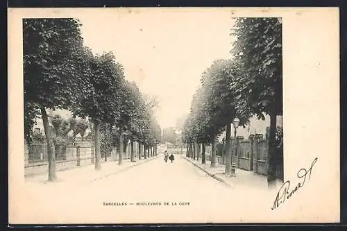 AK Sarcelles, Boulevard de la Gare avec arbres bordant la rue