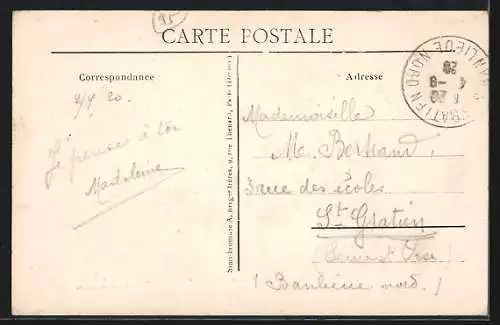 AK Magny-en-Vexin, École Communale et allée bordée d`arbres