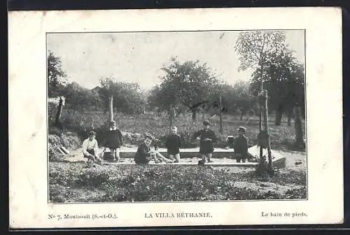 AK Montsoult, La Villa Béthanie, Le bain de pieds