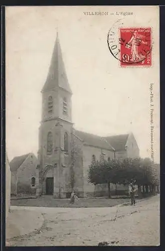 AK Villeron, L`Église et son parvis paisible