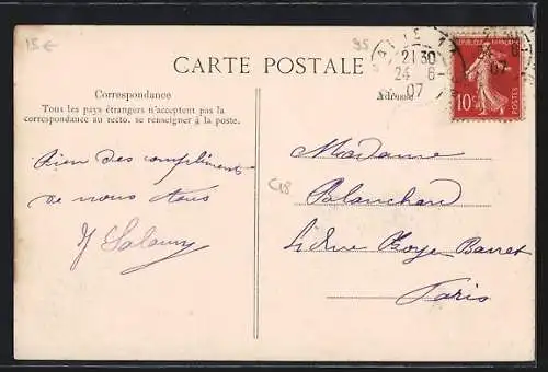 AK Menouville, La Mare avec vue sur la campagne et bâtiments en pierre