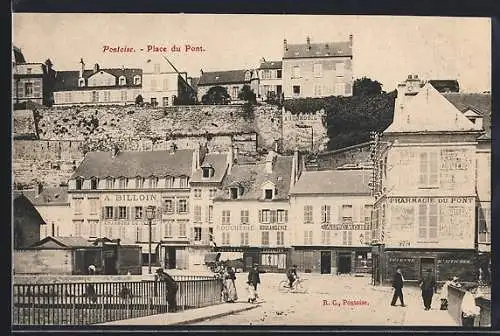 AK Pontoise, Place du Pont avec boutiques et passants