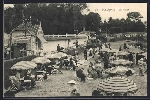AK L`Isle-Adam, La Plage animée avec parasols et promeneurs en été