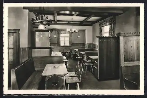 AK Pommelsbrunn /Hersbrucker Schweiz, Bahnhof-Hotel, Inhaber Wilhelm Lutz, Innenansicht