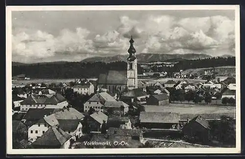AK Vöcklamarkt, Ortspartie mit Zwiebelturm aus der Vogelschau