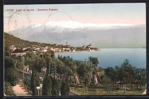 AK Gardone, Panorama mit See und Gebirge