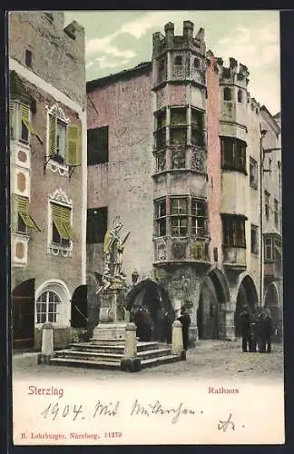 AK Sterzing, Partie am Rathaus mit Denkmal