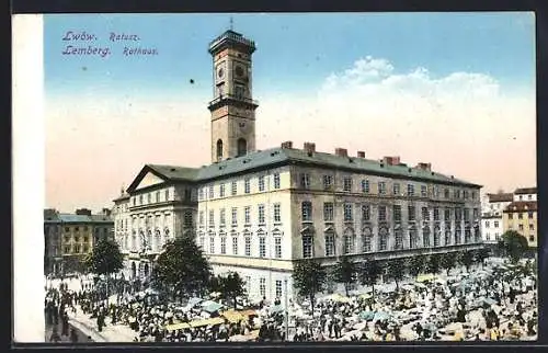 AK Lwow / Lemberg, Ratusz, Rathaus mit geschäftigem Treiben