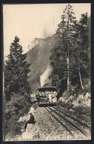 AK Aix-Les-Bains, Chemin de fer du Revard, Fahrgäste im Wagen der Bergbahn