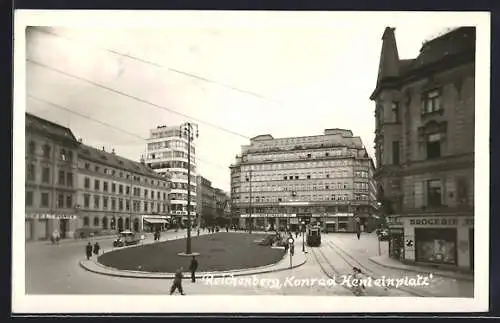 AK Reichenberg / Liberec, Tuchplatz mit Linoleumhaus