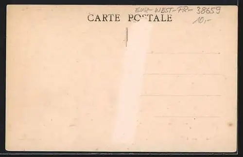 AK Monestier-de-Clermont, Grande Rue et la Place de la Poste