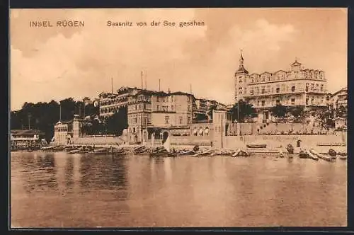 AK Sassnitz / Rügen, Strand mit Villen von der See aus gesehen