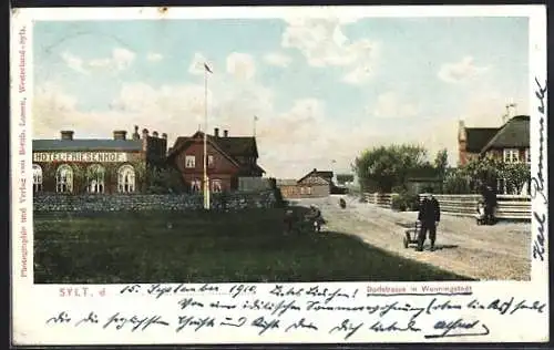 AK Wenningstedt, Dorfstrasse mit Hotel Friesenhof