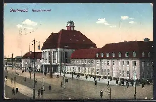 AK Dortmund, Hauptbahnhof mit Passanten