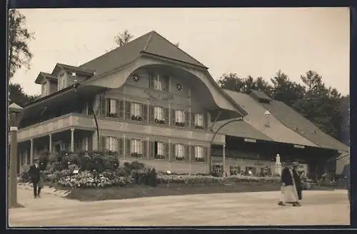 AK Bern, IX. Schweizerische Ausstellung für Landwirtschaft, Forstwirtschaft u. Gartenbau 1925, Bauernhaus m. Lehrscheune