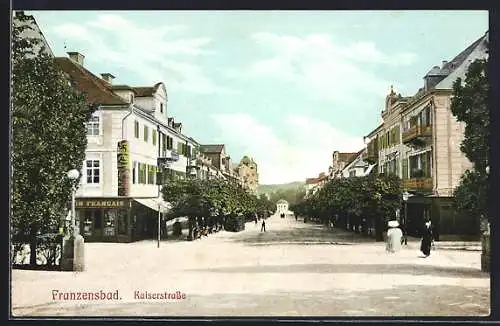 AK Franzensbad, Kaiserstrasse mit Geschäften