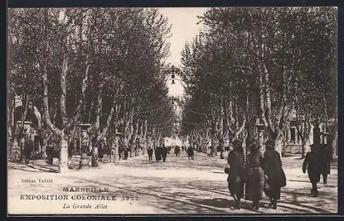 AK Marseille, Ausstellung Exposition Coloniale 1922, La Grande Allee mit Passanten